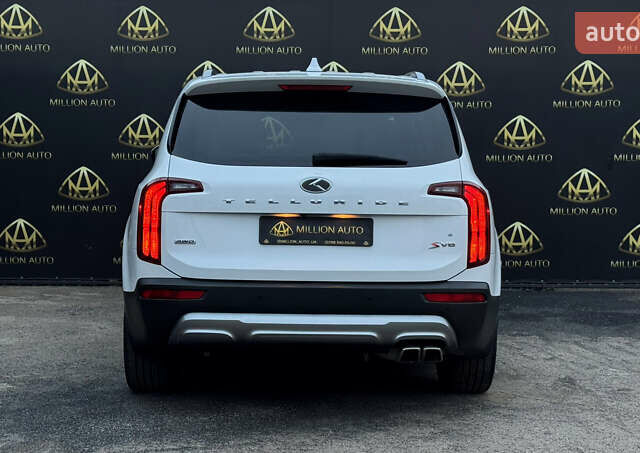 Белый Киа Telluride, объемом двигателя 3.78 л и пробегом 48 тыс. км за 28600 $, фото 4 на Automoto.ua