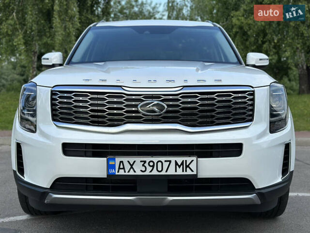 Белый Киа Telluride, объемом двигателя 3.78 л и пробегом 46 тыс. км за 29500 $, фото 1 на Automoto.ua