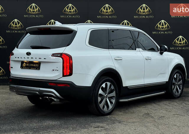 Белый Киа Telluride, объемом двигателя 3.78 л и пробегом 48 тыс. км за 28600 $, фото 5 на Automoto.ua