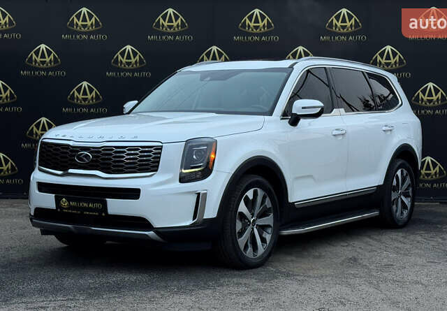 Белый Киа Telluride, объемом двигателя 3.78 л и пробегом 48 тыс. км за 28600 $, фото 2 на Automoto.ua