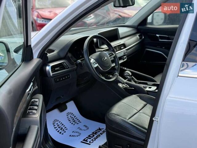 Белый Киа Telluride, объемом двигателя 3.78 л и пробегом 85 тыс. км за 22600 $, фото 5 на Automoto.ua