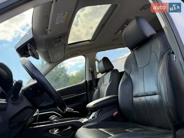 Белый Киа Telluride, объемом двигателя 3.78 л и пробегом 85 тыс. км за 22600 $, фото 13 на Automoto.ua