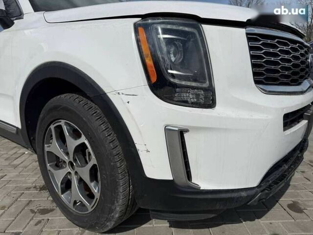 Киа Telluride, объемом двигателя 3.8 л и пробегом 189 тыс. км за 15300 $, фото 9 на Automoto.ua