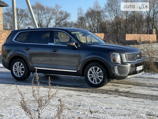 Серый Киа Telluride, объемом двигателя 3.78 л и пробегом 35 тыс. км за 26000 $, фото 3 на Automoto.ua