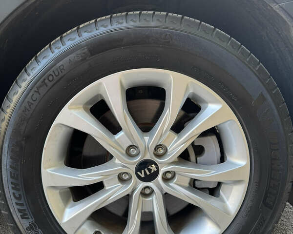 Сірий Кіа Telluride, об'ємом двигуна 3.78 л та пробігом 13 тис. км за 23500 $, фото 26 на Automoto.ua