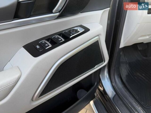 Серый Киа Telluride, объемом двигателя 3.8 л и пробегом 55 тыс. км за 16500 $, фото 7 на Automoto.ua