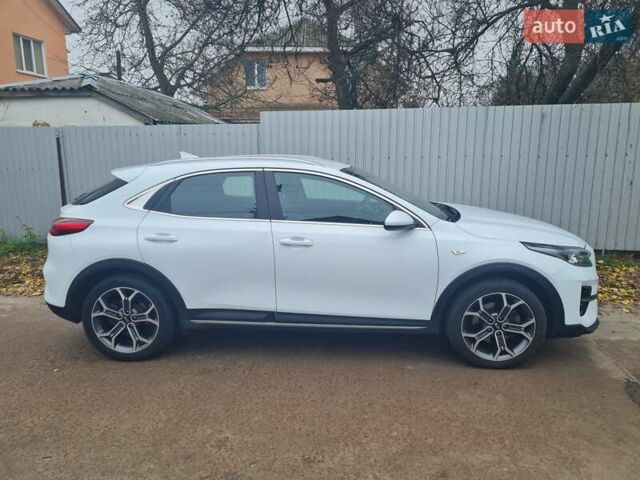 Белый Киа XCeed, объемом двигателя 1.6 л и пробегом 141 тыс. км за 21000 $, фото 4 на Automoto.ua
