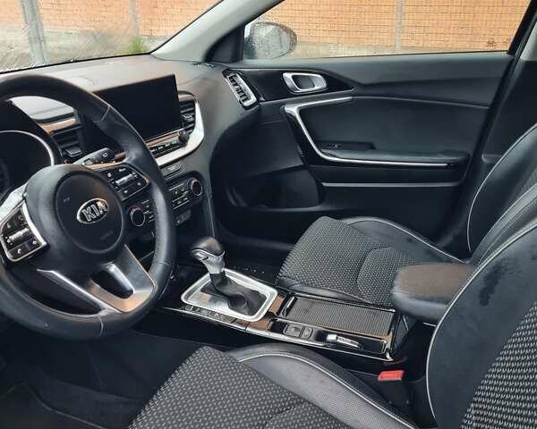 Белый Киа XCeed, объемом двигателя 1.6 л и пробегом 141 тыс. км за 21000 $, фото 13 на Automoto.ua