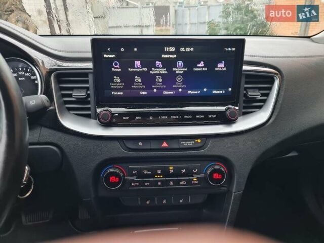 Белый Киа XCeed, объемом двигателя 1.6 л и пробегом 141 тыс. км за 21000 $, фото 10 на Automoto.ua