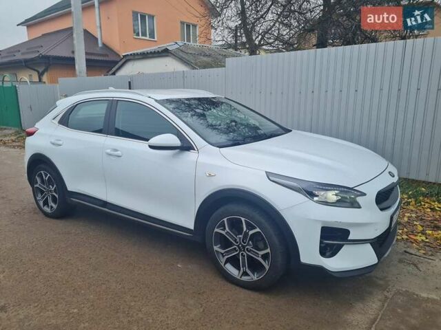 Белый Киа XCeed, объемом двигателя 1.6 л и пробегом 141 тыс. км за 21000 $, фото 5 на Automoto.ua