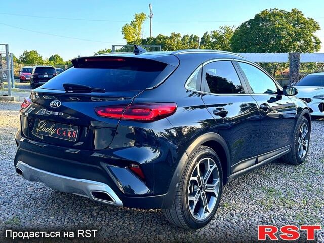 Белый Киа XCeed, объемом двигателя 3.3 л и пробегом 69 тыс. км за 19000 $, фото 3 на Automoto.ua