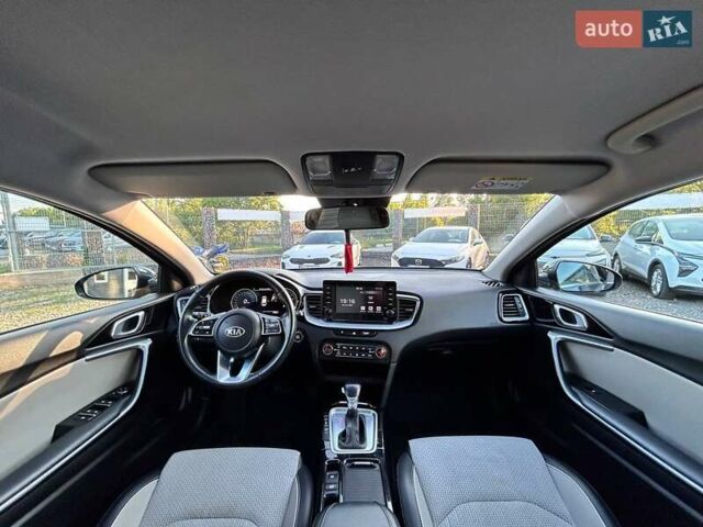 Черный Киа XCeed, объемом двигателя 1.35 л и пробегом 71 тыс. км за 16700 $, фото 31 на Automoto.ua