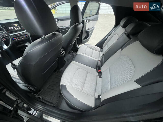 Черный Киа XCeed, объемом двигателя 1.35 л и пробегом 70 тыс. км за 17200 $, фото 15 на Automoto.ua