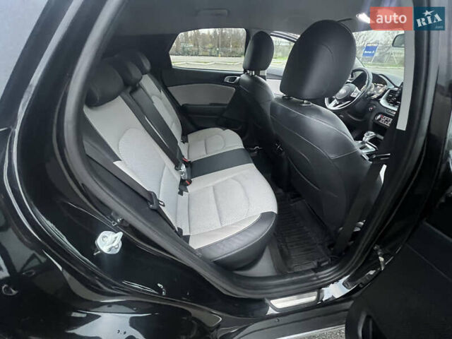 Черный Киа XCeed, объемом двигателя 1.35 л и пробегом 70 тыс. км за 17200 $, фото 14 на Automoto.ua