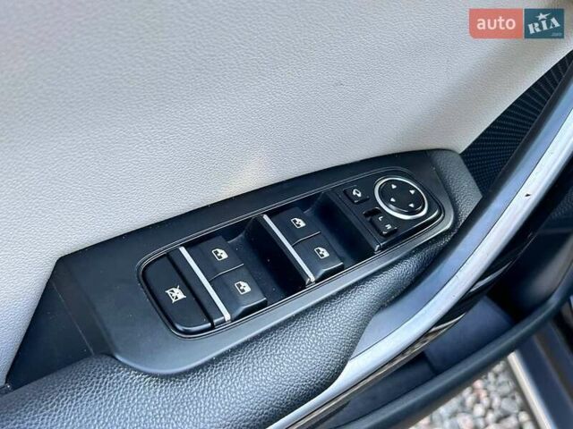Черный Киа XCeed, объемом двигателя 1.35 л и пробегом 71 тыс. км за 16700 $, фото 12 на Automoto.ua