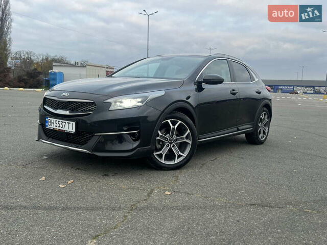 Черный Киа XCeed, объемом двигателя 1.35 л и пробегом 70 тыс. км за 17200 $, фото 1 на Automoto.ua