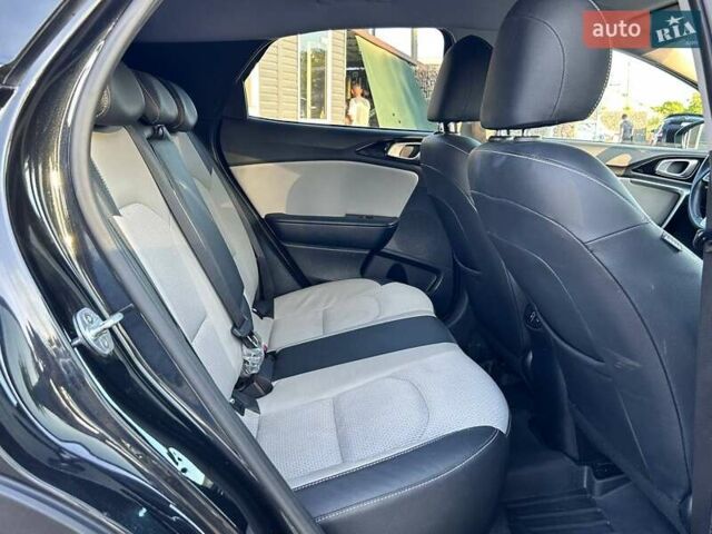 Черный Киа XCeed, объемом двигателя 1.35 л и пробегом 71 тыс. км за 16700 $, фото 29 на Automoto.ua