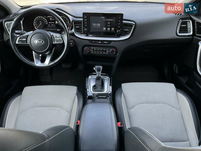 Чорний Кіа XCeed, об'ємом двигуна 1.35 л та пробігом 70 тис. км за 17900 $, фото 10 на Automoto.ua