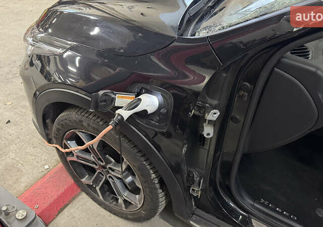 Чорний Кіа XCeed, об'ємом двигуна 1.58 л та пробігом 97 тис. км за 15400 $, фото 2 на Automoto.ua