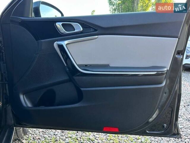 Черный Киа XCeed, объемом двигателя 1.35 л и пробегом 71 тыс. км за 16700 $, фото 32 на Automoto.ua