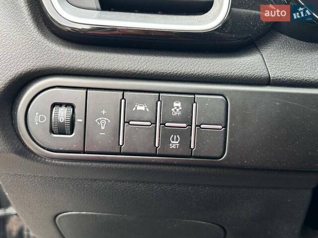 Чорний Кіа XCeed, об'ємом двигуна 1.35 л та пробігом 67 тис. км за 19000 $, фото 17 на Automoto.ua