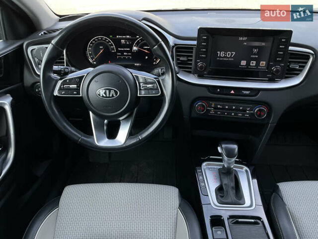 Чорний Кіа XCeed, об'ємом двигуна 1.35 л та пробігом 70 тис. км за 17900 $, фото 11 на Automoto.ua