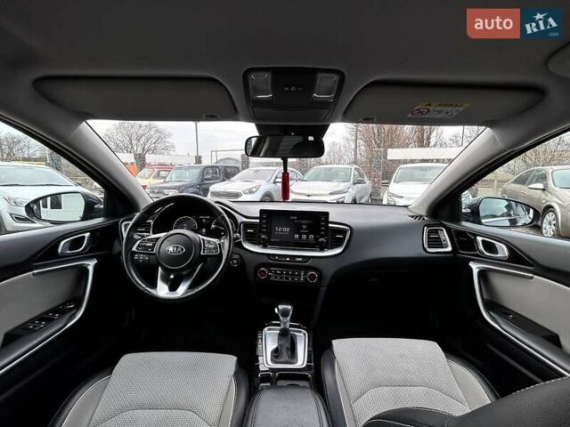 Чорний Кіа XCeed, об'ємом двигуна 1.35 л та пробігом 67 тис. км за 19000 $, фото 28 на Automoto.ua