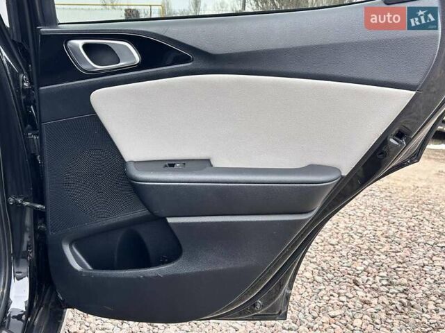 Чорний Кіа XCeed, об'ємом двигуна 1.35 л та пробігом 67 тис. км за 19000 $, фото 27 на Automoto.ua