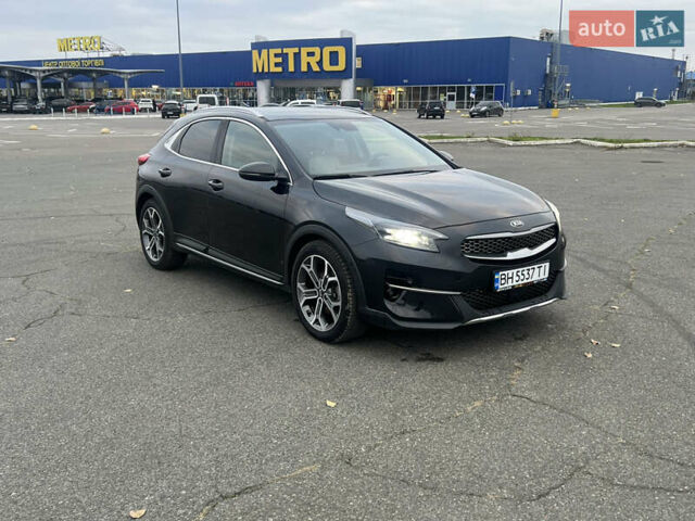 Черный Киа XCeed, объемом двигателя 1.35 л и пробегом 70 тыс. км за 17200 $, фото 4 на Automoto.ua