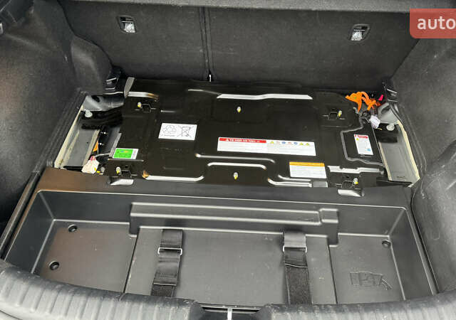 Чорний Кіа XCeed, об'ємом двигуна 1.58 л та пробігом 97 тис. км за 15400 $, фото 15 на Automoto.ua