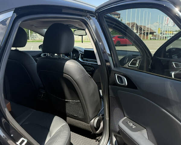 Черный Киа XCeed, объемом двигателя 1.35 л и пробегом 65 тыс. км за 22200 $, фото 6 на Automoto.ua