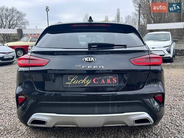 Чорний Кіа XCeed, об'ємом двигуна 1.35 л та пробігом 67 тис. км за 19000 $, фото 5 на Automoto.ua