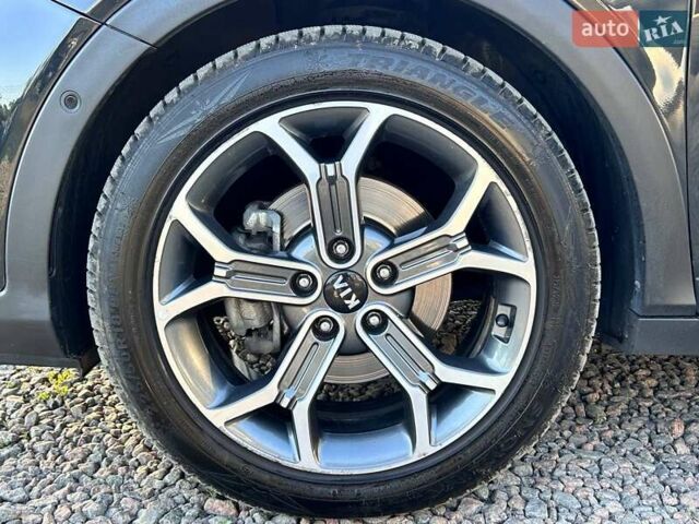 Черный Киа XCeed, объемом двигателя 1.35 л и пробегом 71 тыс. км за 16700 $, фото 9 на Automoto.ua
