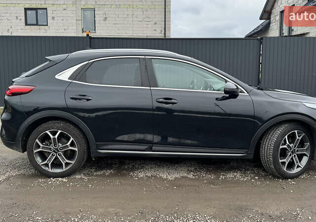 Чорний Кіа XCeed, об'ємом двигуна 1.58 л та пробігом 97 тис. км за 15400 $, фото 3 на Automoto.ua