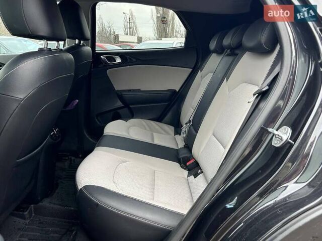 Чорний Кіа XCeed, об'ємом двигуна 1.35 л та пробігом 67 тис. км за 19000 $, фото 25 на Automoto.ua