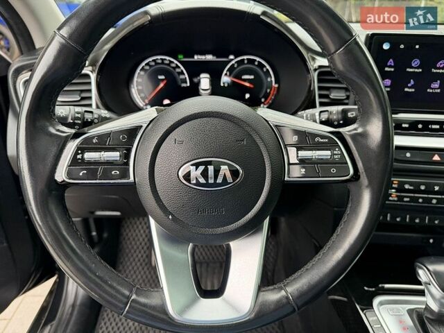 Черный Киа XCeed, объемом двигателя 1.35 л и пробегом 71 тыс. км за 20500 $, фото 20 на Automoto.ua