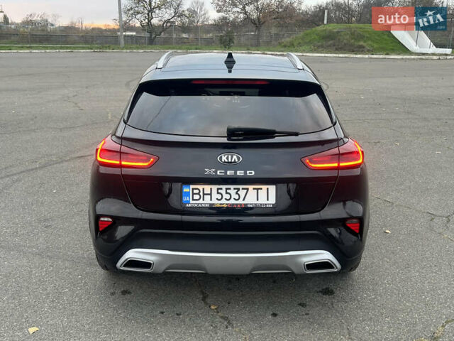 Черный Киа XCeed, объемом двигателя 1.35 л и пробегом 70 тыс. км за 17200 $, фото 8 на Automoto.ua