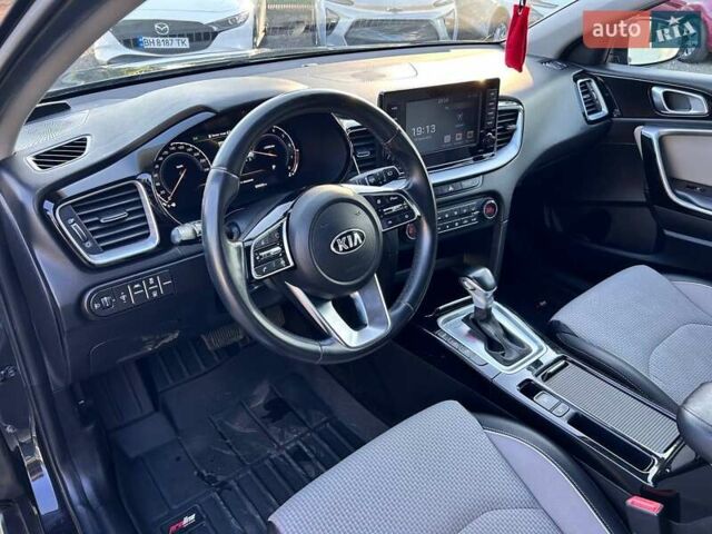 Черный Киа XCeed, объемом двигателя 1.35 л и пробегом 71 тыс. км за 16700 $, фото 14 на Automoto.ua