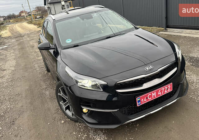 Чорний Кіа XCeed, об'ємом двигуна 1.58 л та пробігом 97 тис. км за 15400 $, фото 5 на Automoto.ua