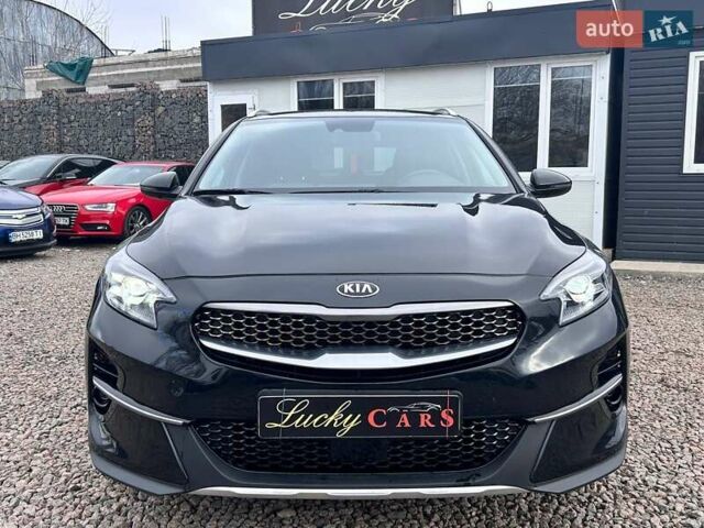 Чорний Кіа XCeed, об'ємом двигуна 1.35 л та пробігом 67 тис. км за 19000 $, фото 1 на Automoto.ua
