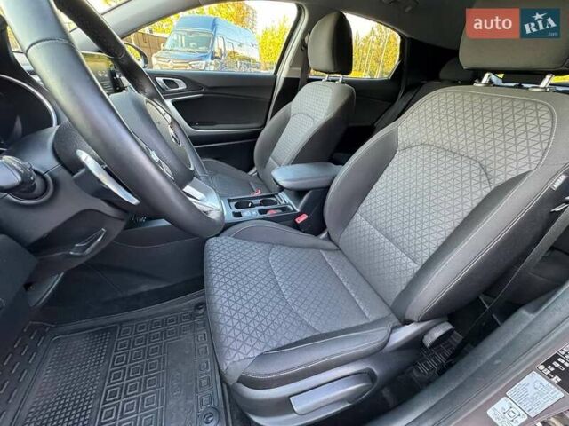 Коричневый Киа XCeed, объемом двигателя 1.35 л и пробегом 46 тыс. км за 20490 $, фото 7 на Automoto.ua