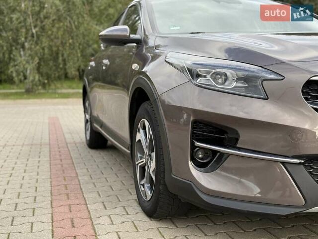 Коричневый Киа XCeed, объемом двигателя 1.35 л и пробегом 75 тыс. км за 16999 $, фото 29 на Automoto.ua