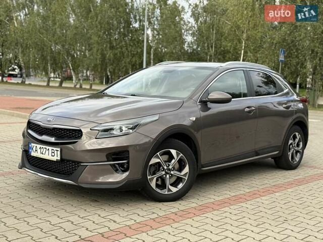 Коричневый Киа XCeed, объемом двигателя 1.35 л и пробегом 75 тыс. км за 16999 $, фото 4 на Automoto.ua