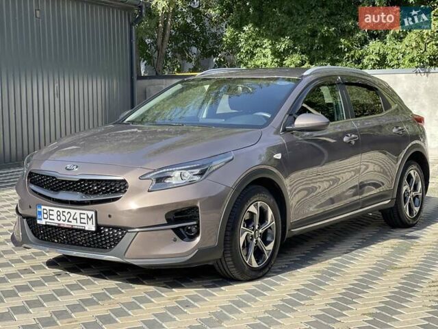 Коричневий Кіа XCeed, об'ємом двигуна 1.35 л та пробігом 20 тис. км за 19200 $, фото 5 на Automoto.ua