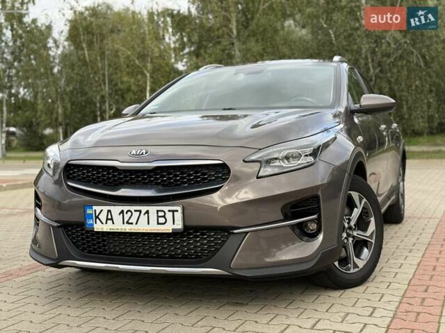 Коричневый Киа XCeed, объемом двигателя 1.35 л и пробегом 75 тыс. км за 16999 $, фото 2 на Automoto.ua