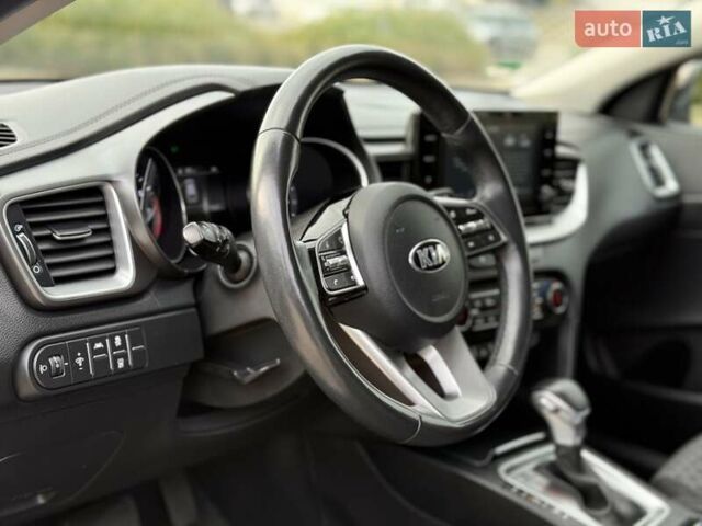 Коричневый Киа XCeed, объемом двигателя 1.35 л и пробегом 75 тыс. км за 16999 $, фото 39 на Automoto.ua