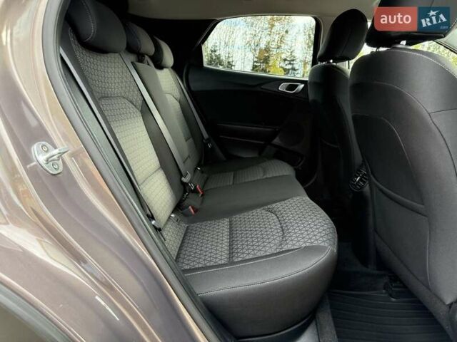 Коричневый Киа XCeed, объемом двигателя 1.35 л и пробегом 75 тыс. км за 16999 $, фото 51 на Automoto.ua