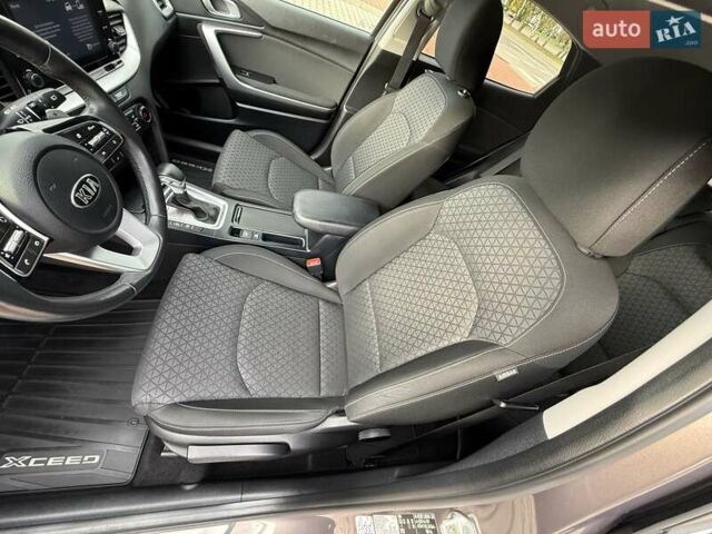 Коричневый Киа XCeed, объемом двигателя 1.35 л и пробегом 75 тыс. км за 16999 $, фото 36 на Automoto.ua