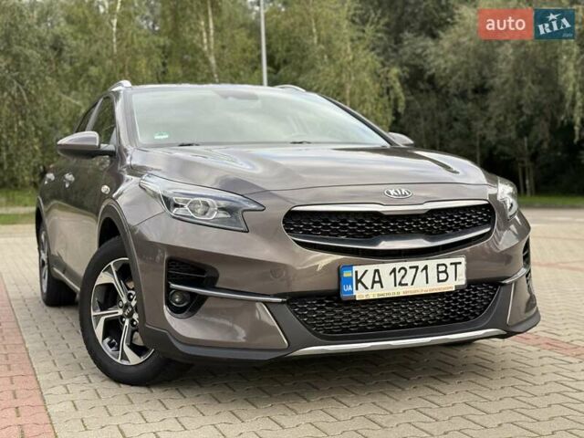 Коричневый Киа XCeed, объемом двигателя 1.35 л и пробегом 75 тыс. км за 16999 $, фото 25 на Automoto.ua