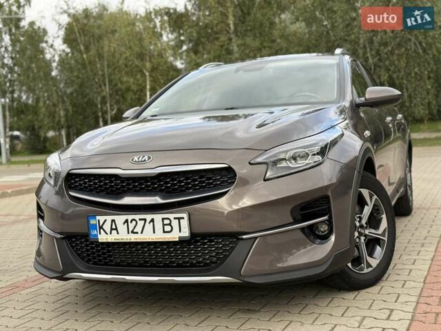 Коричневый Киа XCeed, объемом двигателя 1.35 л и пробегом 75 тыс. км за 16999 $, фото 3 на Automoto.ua